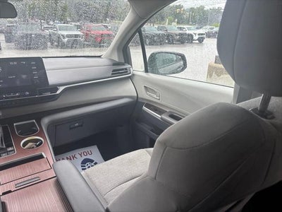2024 Toyota Sienna LE 8 Passenger