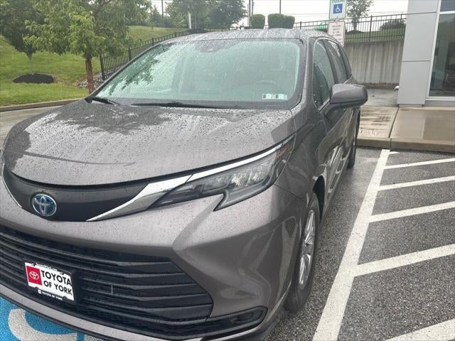 2024 Toyota Sienna LE 8 Passenger