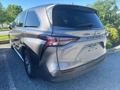 2024 Toyota Sienna LE 8 Passenger