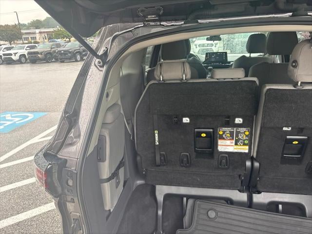 2024 Toyota Sienna LE 8 Passenger
