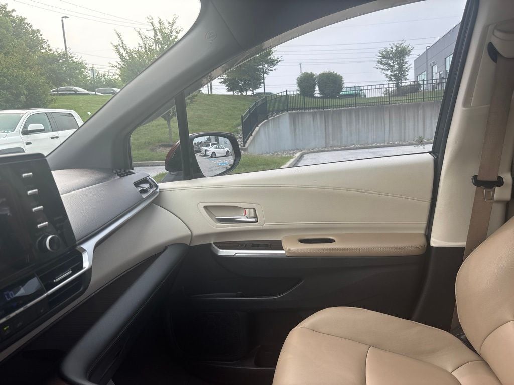 2021 Toyota Sienna XLE 7 Passenger