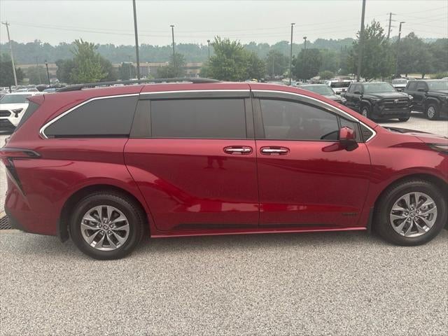 2021 Toyota Sienna XLE 7 Passenger