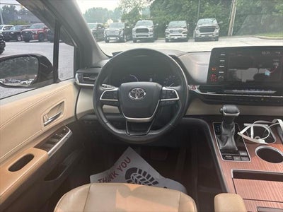 2021 Toyota Sienna XLE 7 Passenger