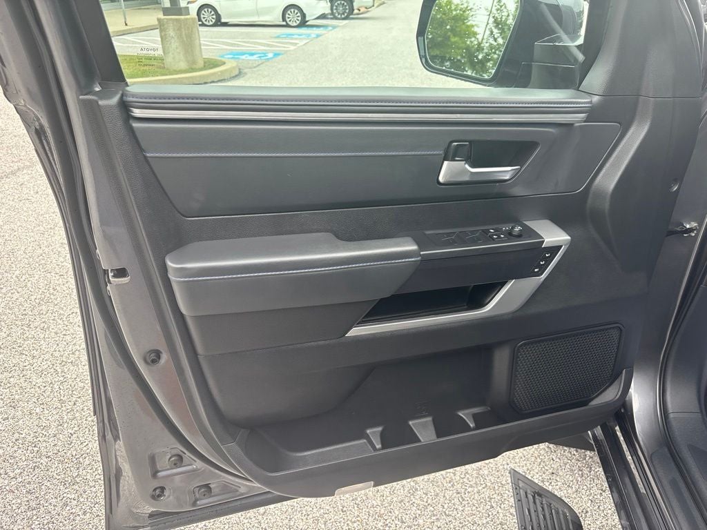 2023 Toyota Tundra Hybrid Platinum