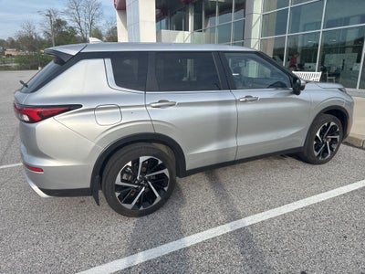 2024 Mitsubishi Outlander SE