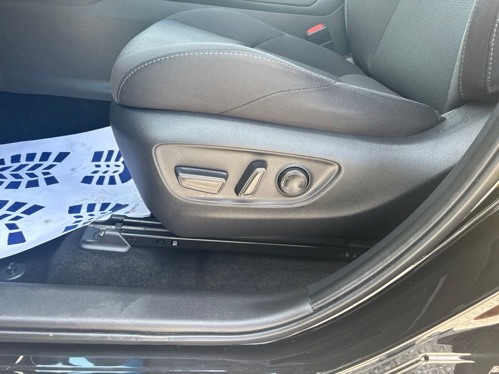 2023 Toyota Venza LE