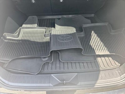 2023 Toyota Venza LE