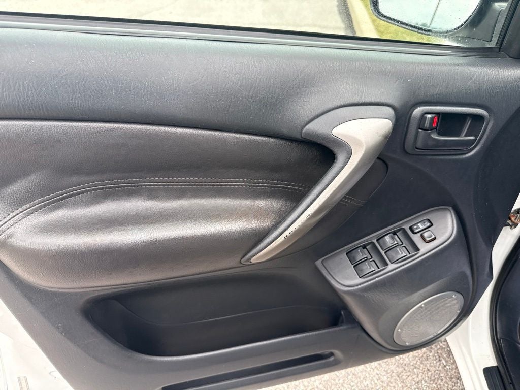 2004 Toyota RAV4 Base
