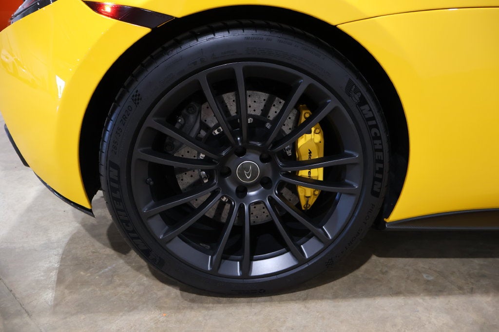 2016 McLaren 570S Base