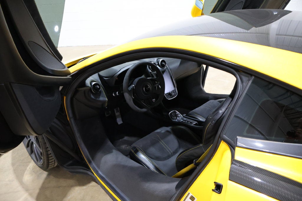 2016 McLaren 570S Base