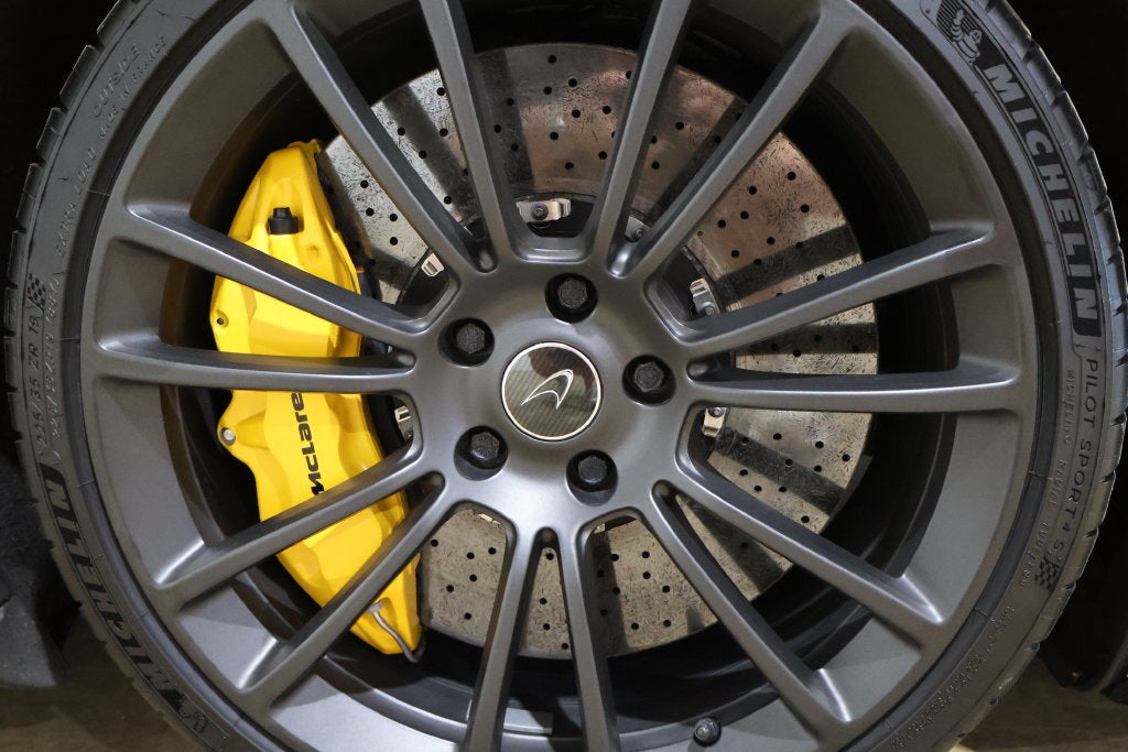 2016 McLaren 570S Base