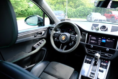 2023 Porsche Macan GTS